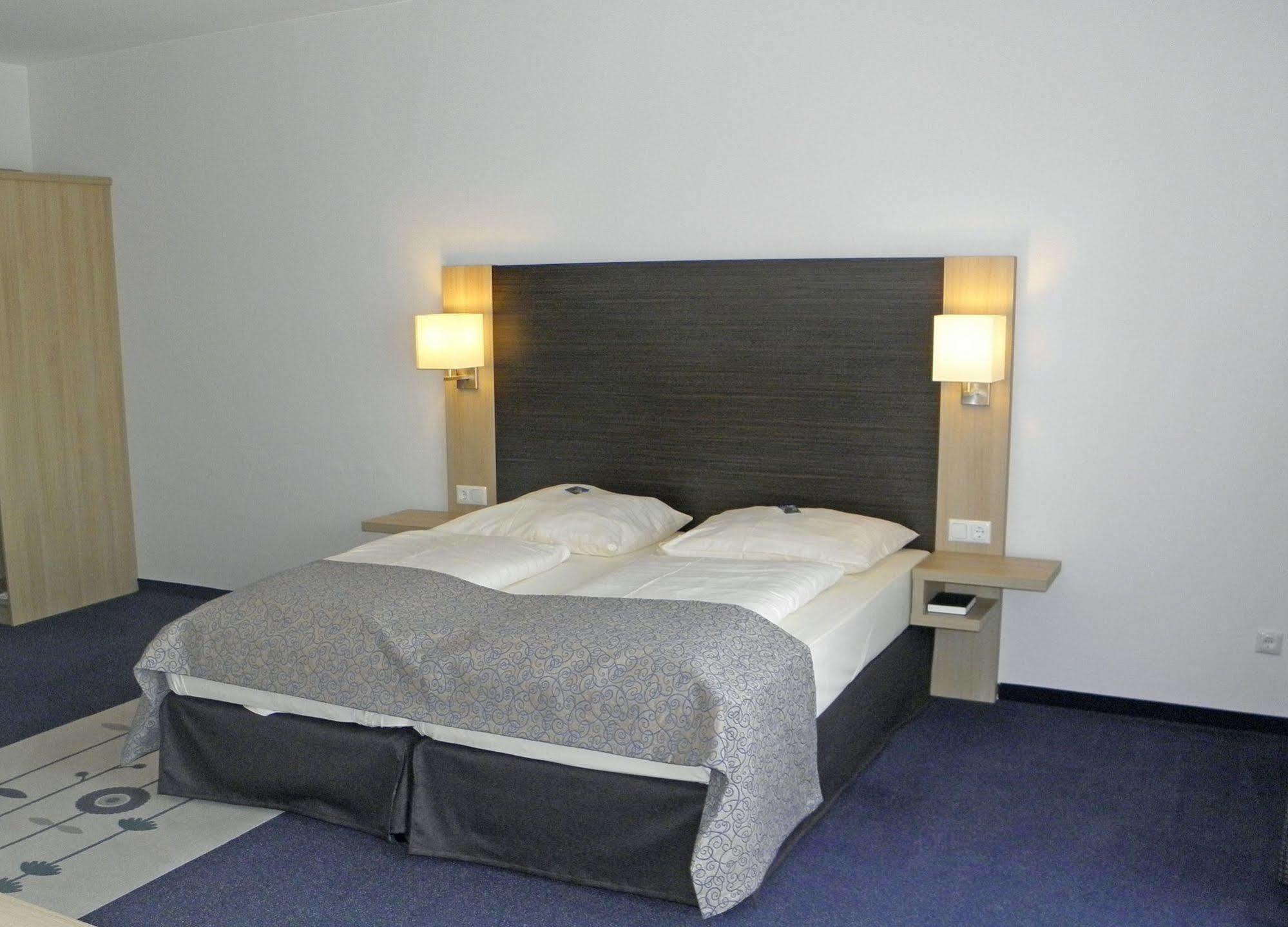 Hotel Rhoen Residence Dipperz Exterior foto